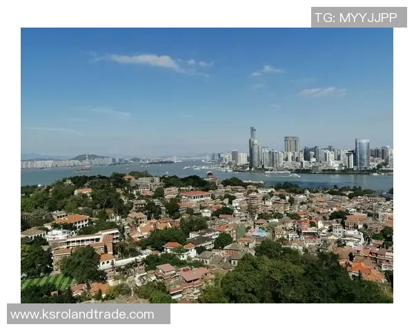 足球球星女友厦门之行 享受浪漫假期与城市魅力共融