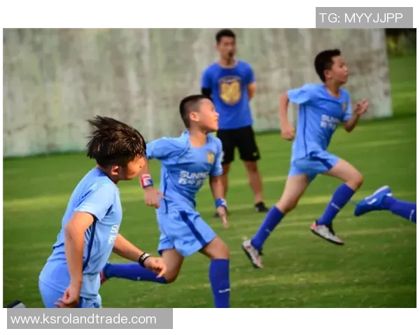 现役全球二号足球球星是谁 他在赛场上的表现和影响力解析